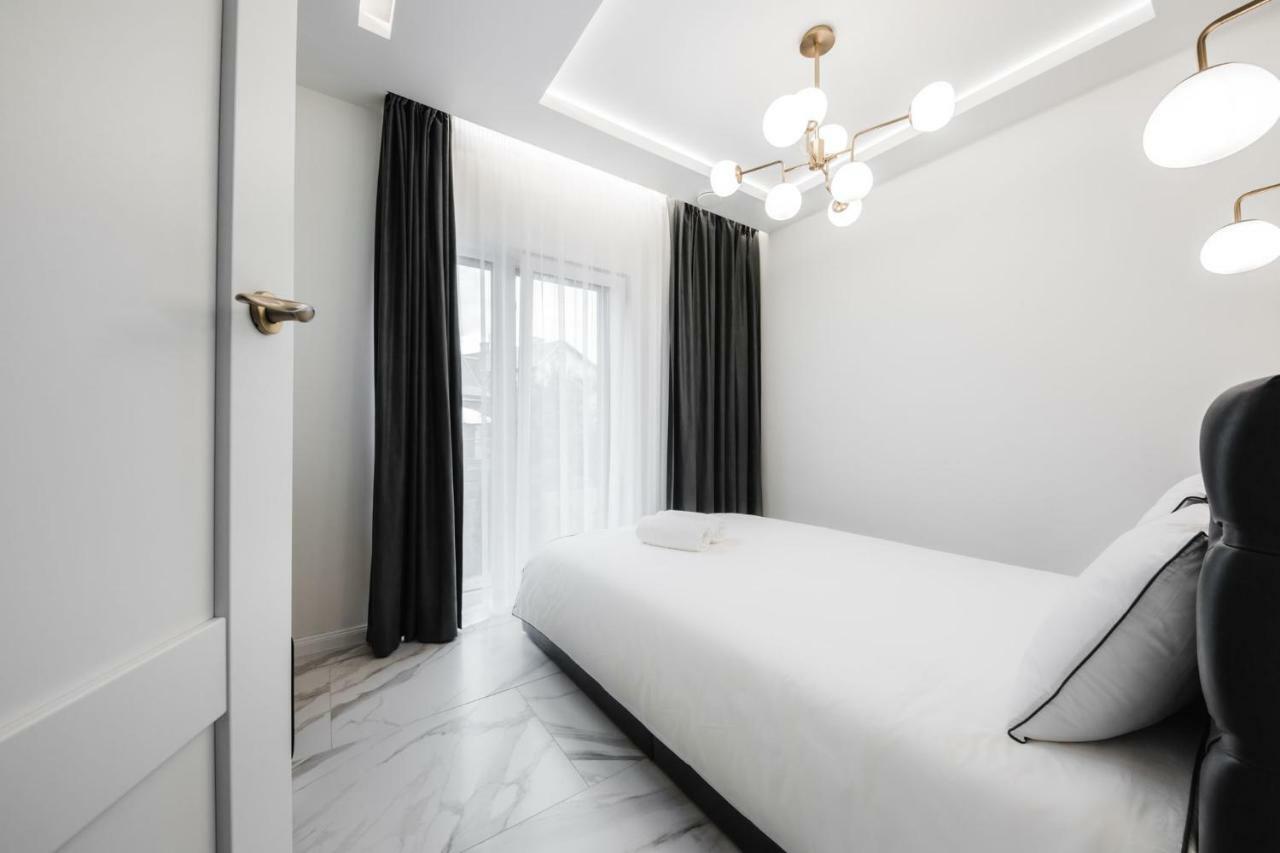 Luxury Suites Kaunas, Self-Check In ภายนอก รูปภาพ