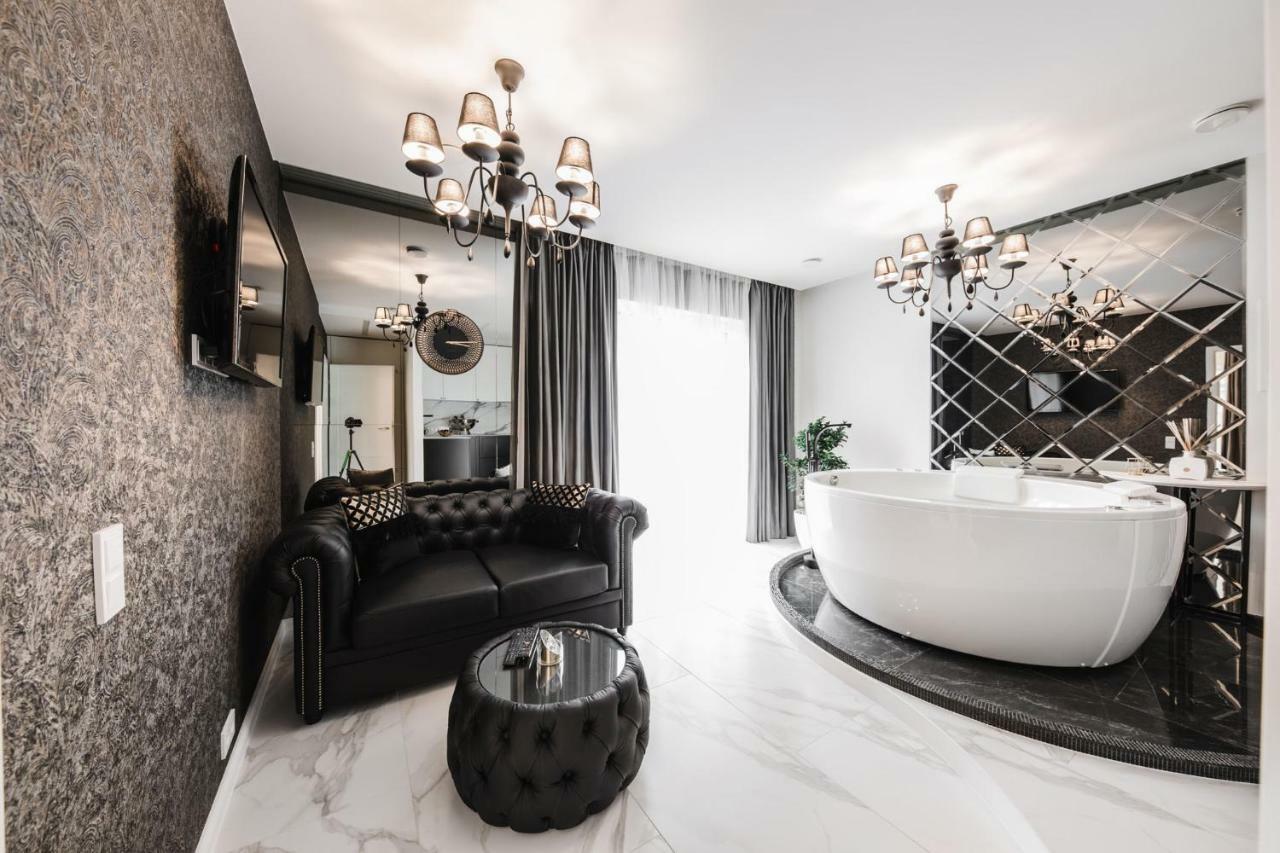 Luxury Suites Kaunas, Self-Check In ภายนอก รูปภาพ